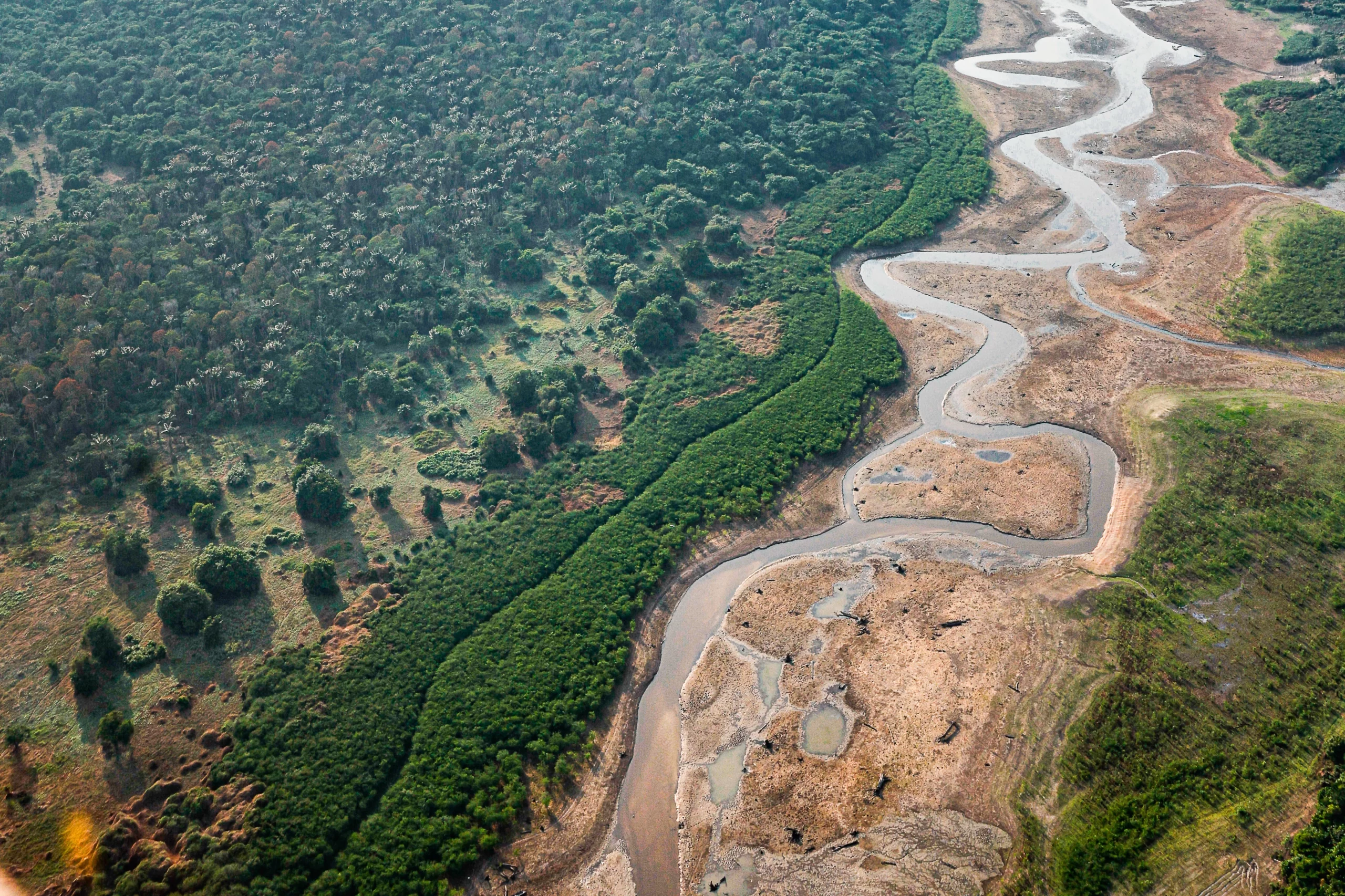 Manaquiri (AM), 10/09/2024 - Vista aérea de rio e seca na comunidade em Manaquiri. Foto: Ricardo Stuckert/PR